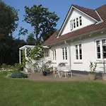 Private Country Side Lägenhet